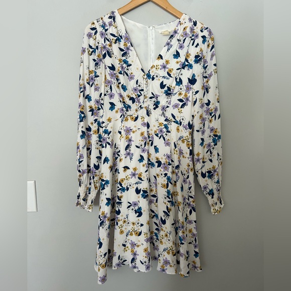 Shoshanna Dresses & Skirts - NWT Shoshanna White Long Sleeve Floral Mini Dress